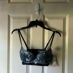 NWT Velvet Bra